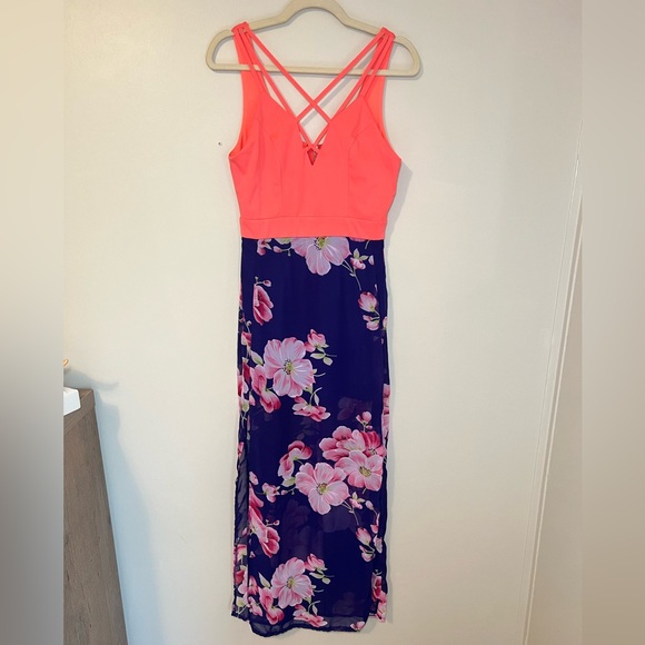 Vibrant Floral Maxi Dress - Picture 2 of 10
